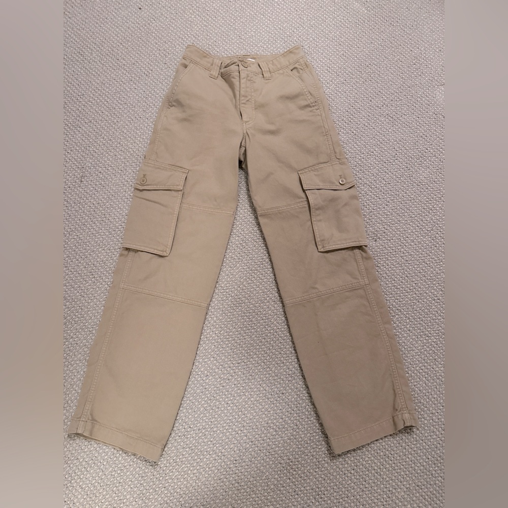 Aritzia TNA Supply Cargo Pant, Size 0. Color Gd HUMUS BIEGE